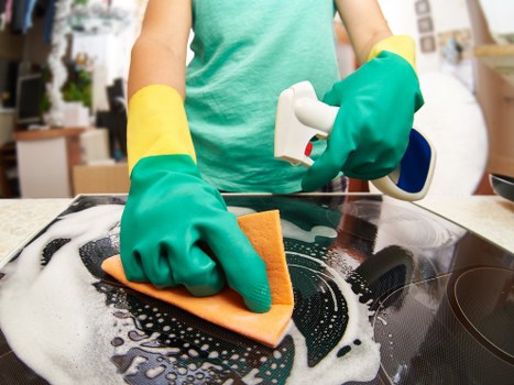 Deep cleaning service in Greenwich for kitchen and bathroom surfaces